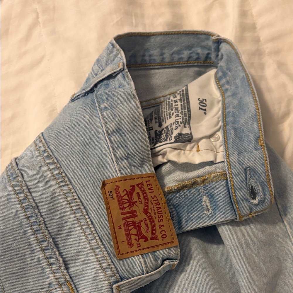 Levi's Men's Sky Blue Straight Jeans